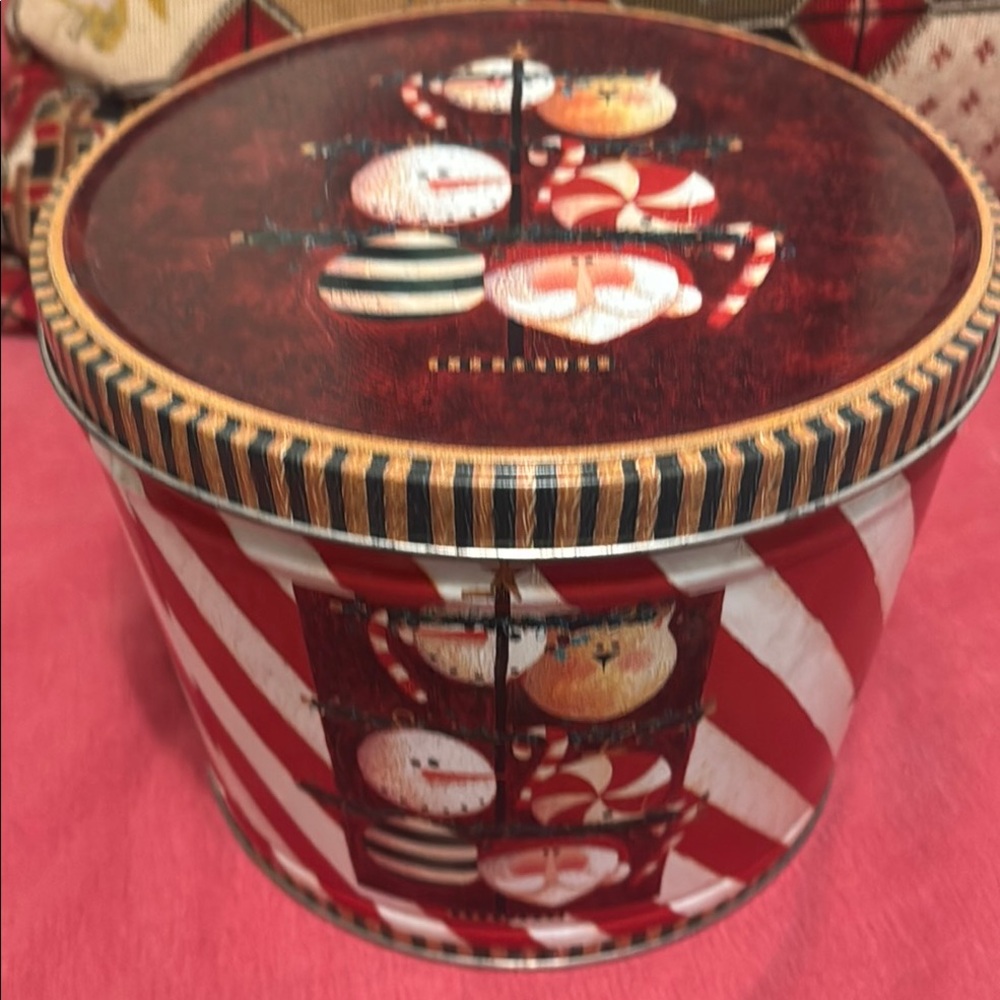 The Popcorn Factory Christmas Tin